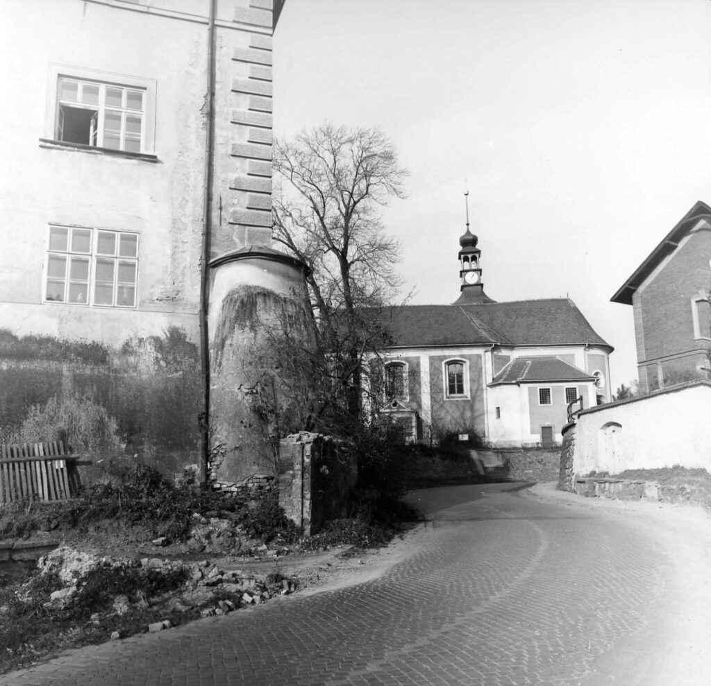Historické fotografie zámek Kuřim 1983